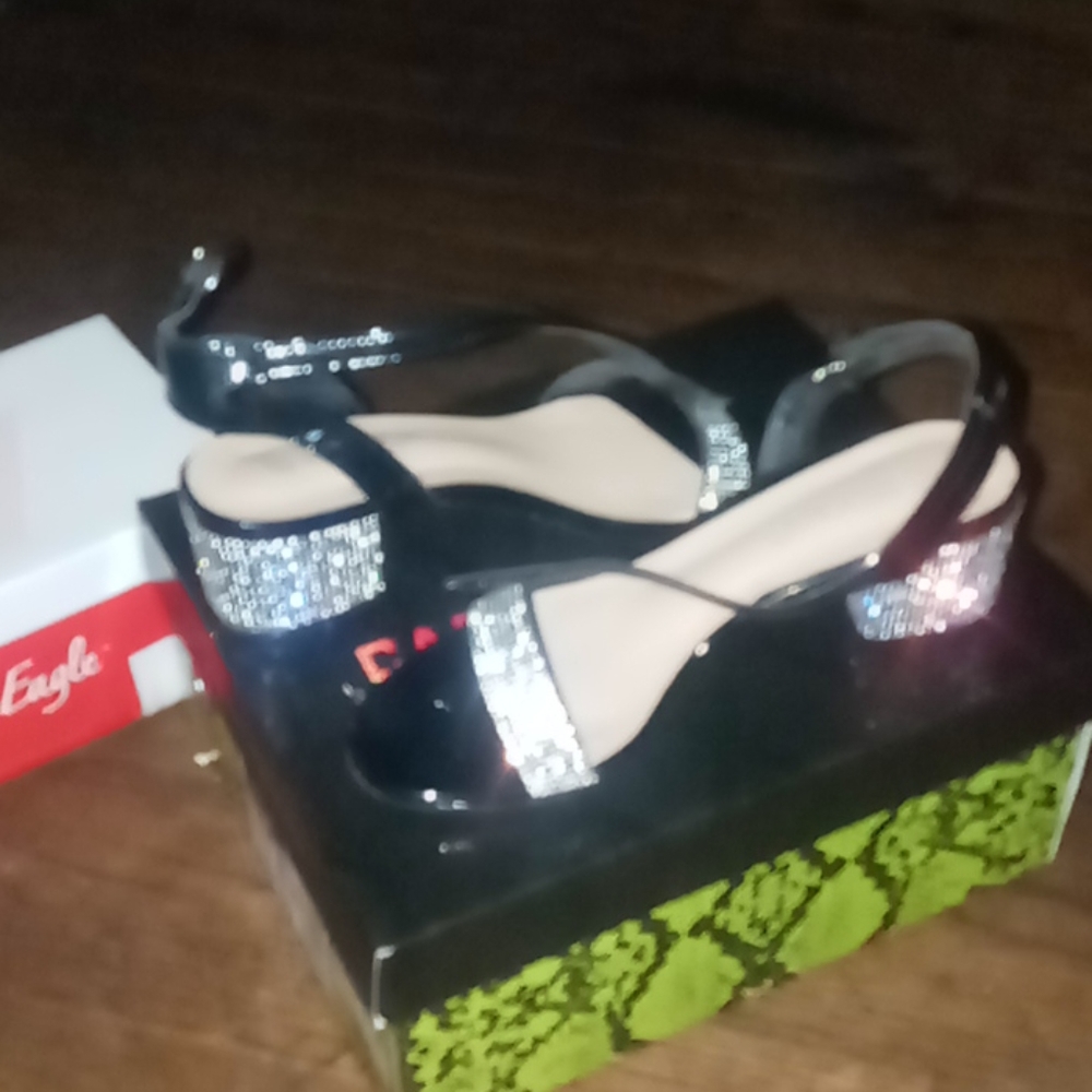 Shoe